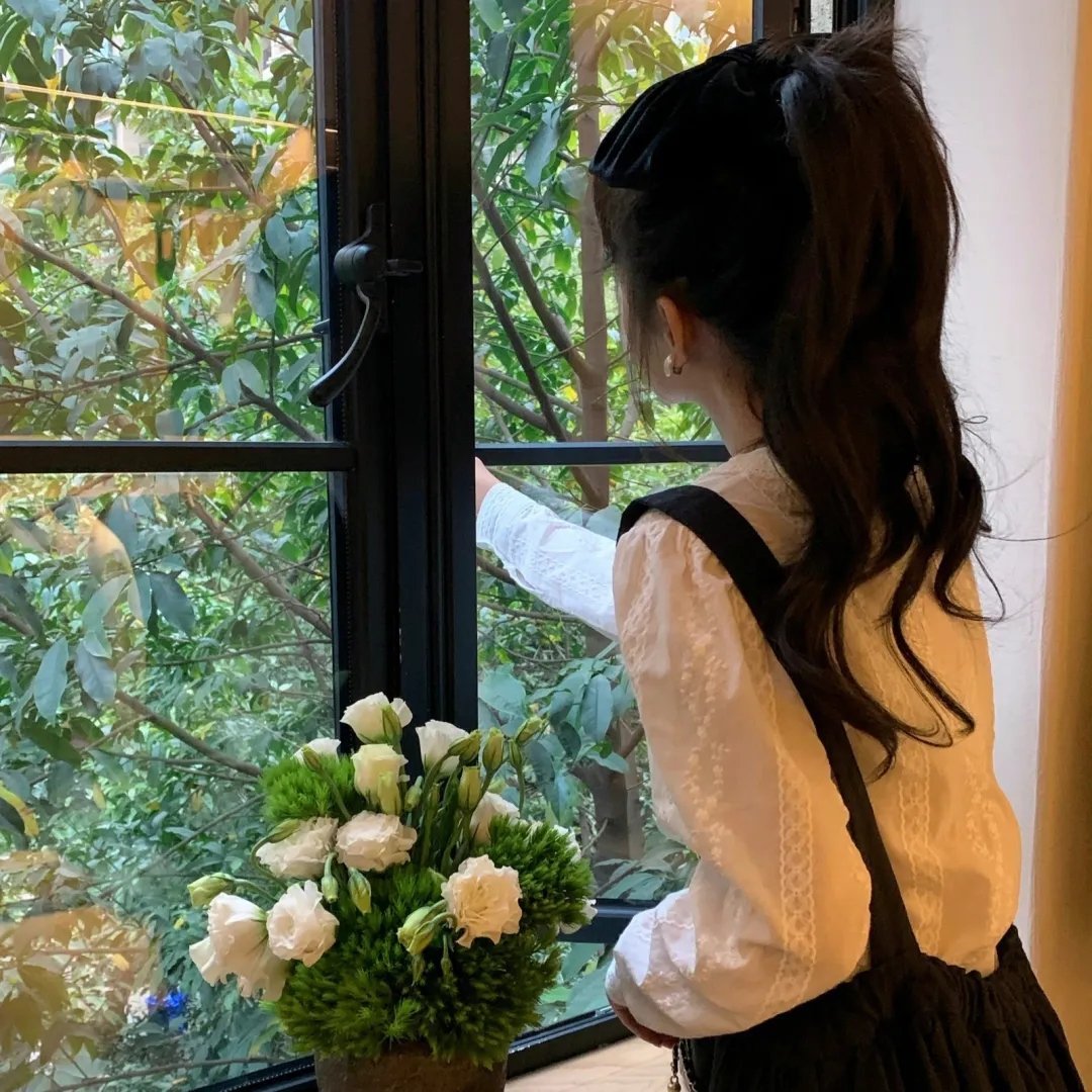 雨中的女人